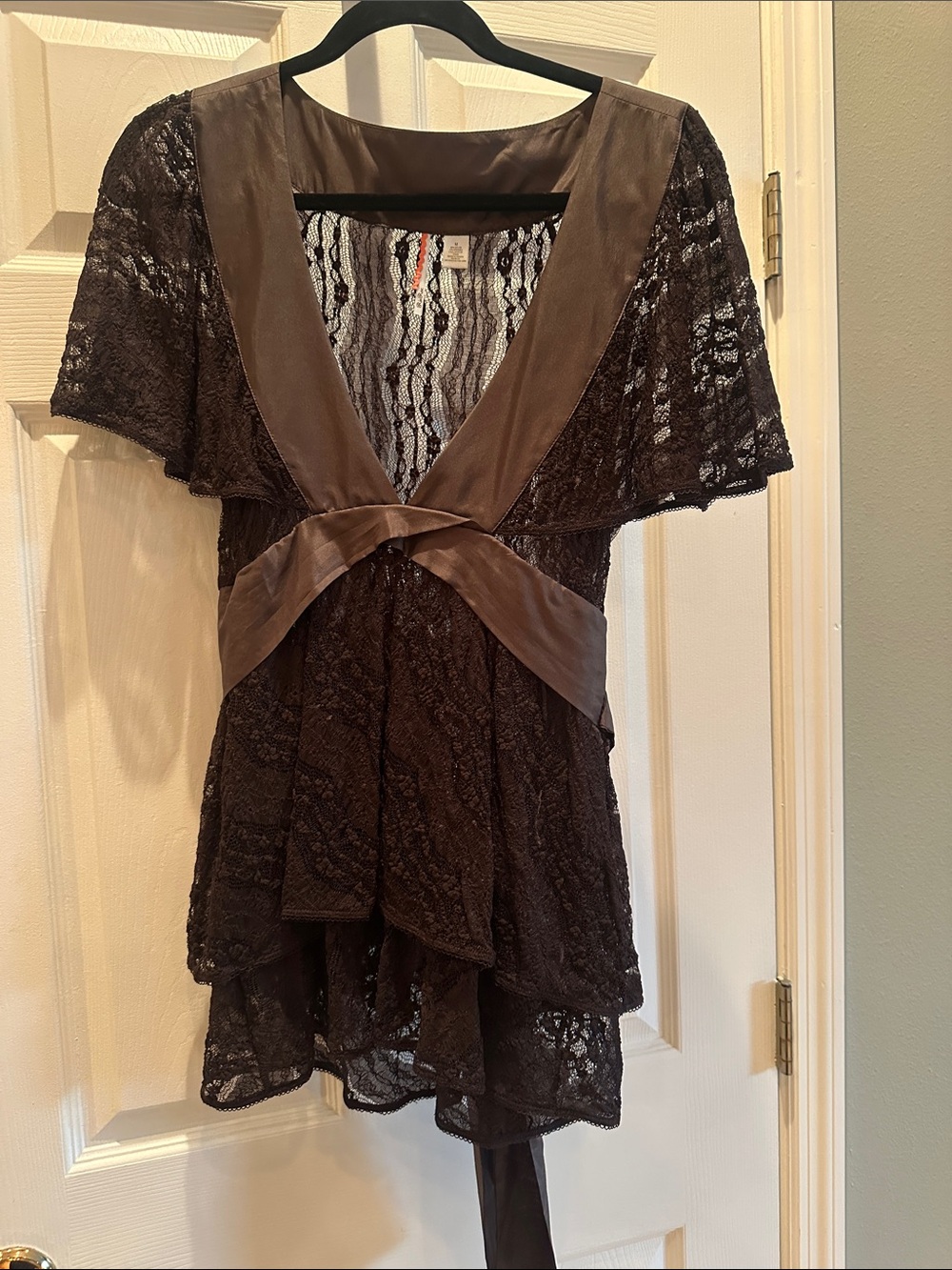 Brown Lace Tie-back Blouse